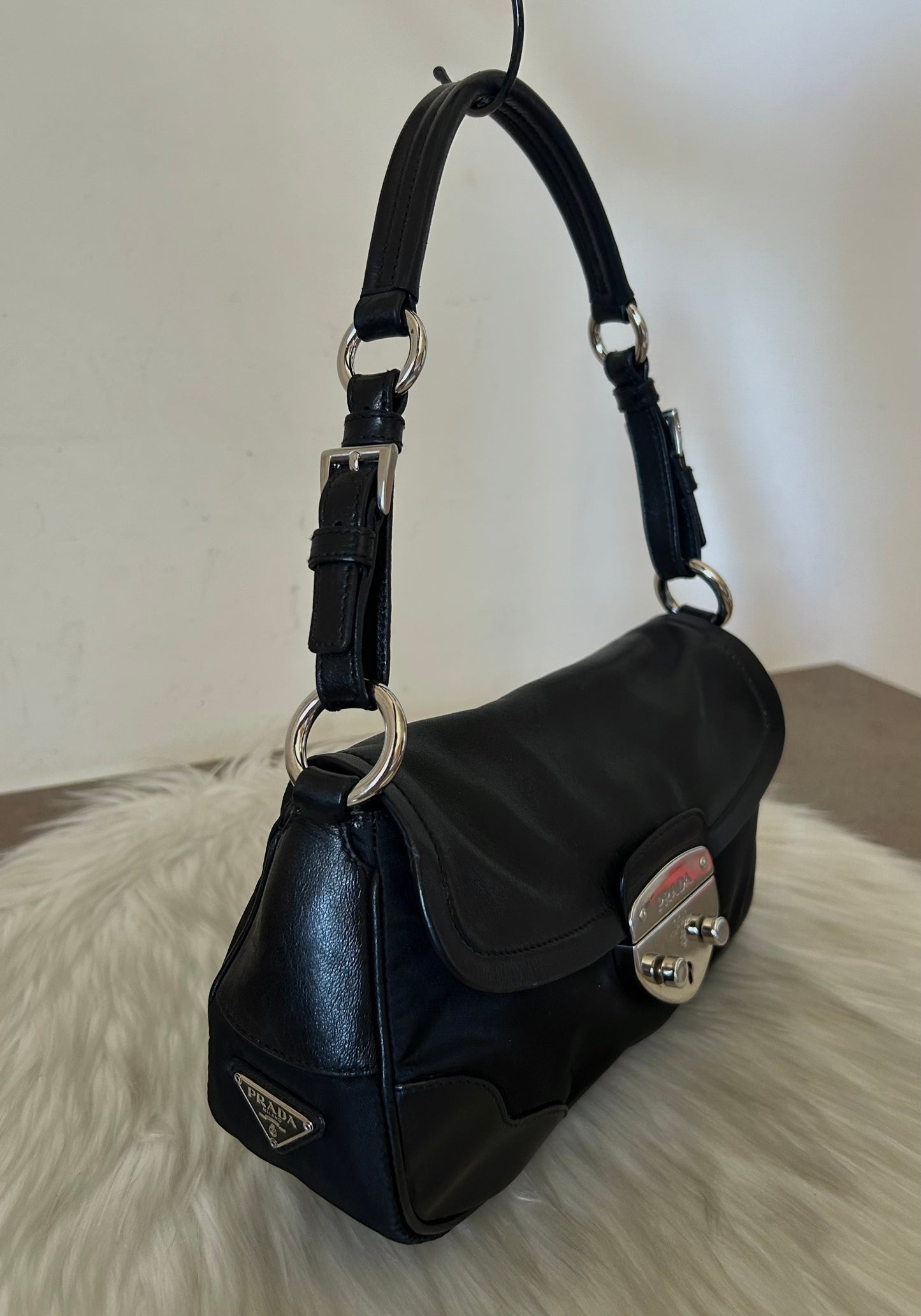Prada baguette nera