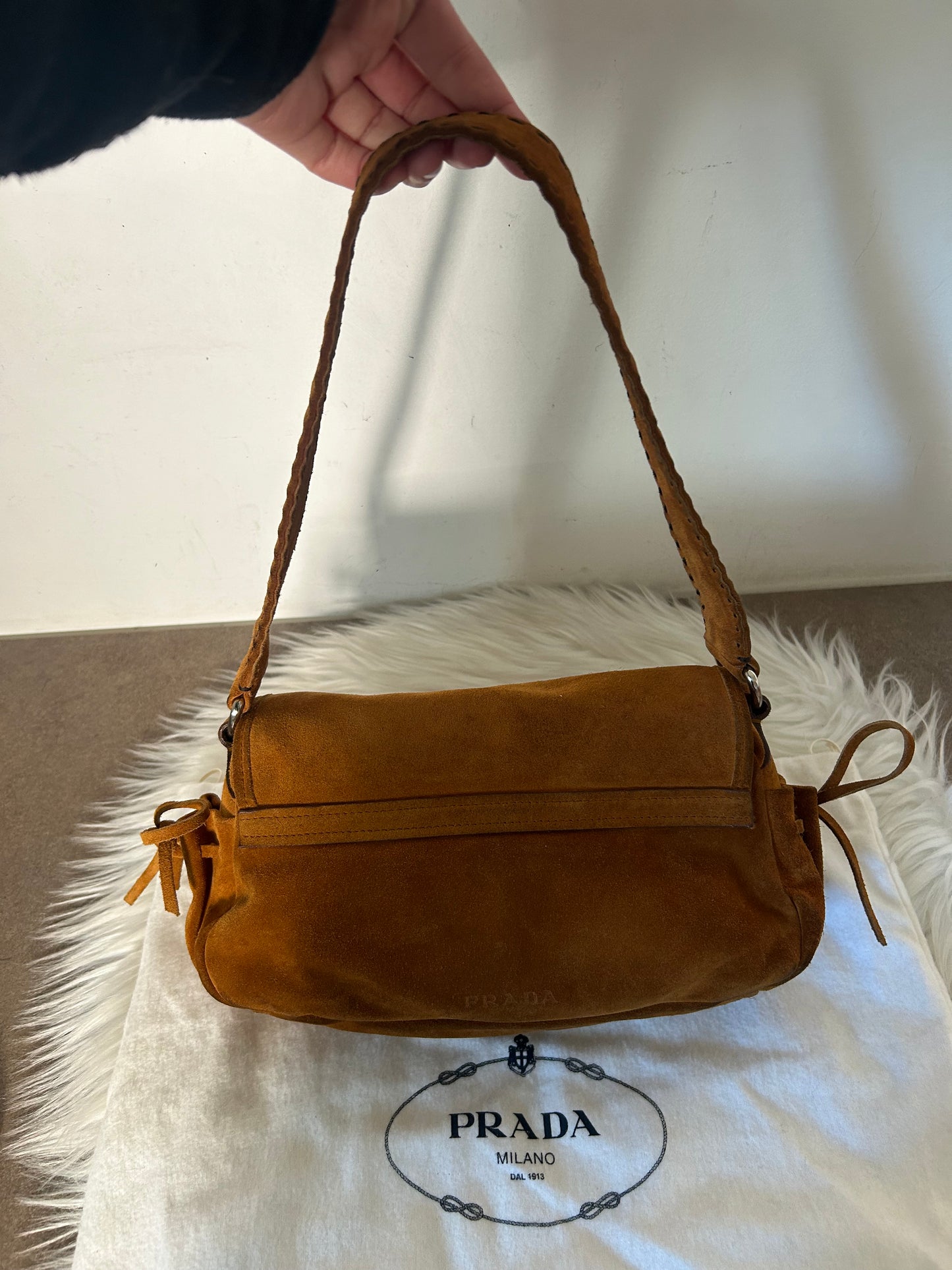 Prada baguette in suede cammello