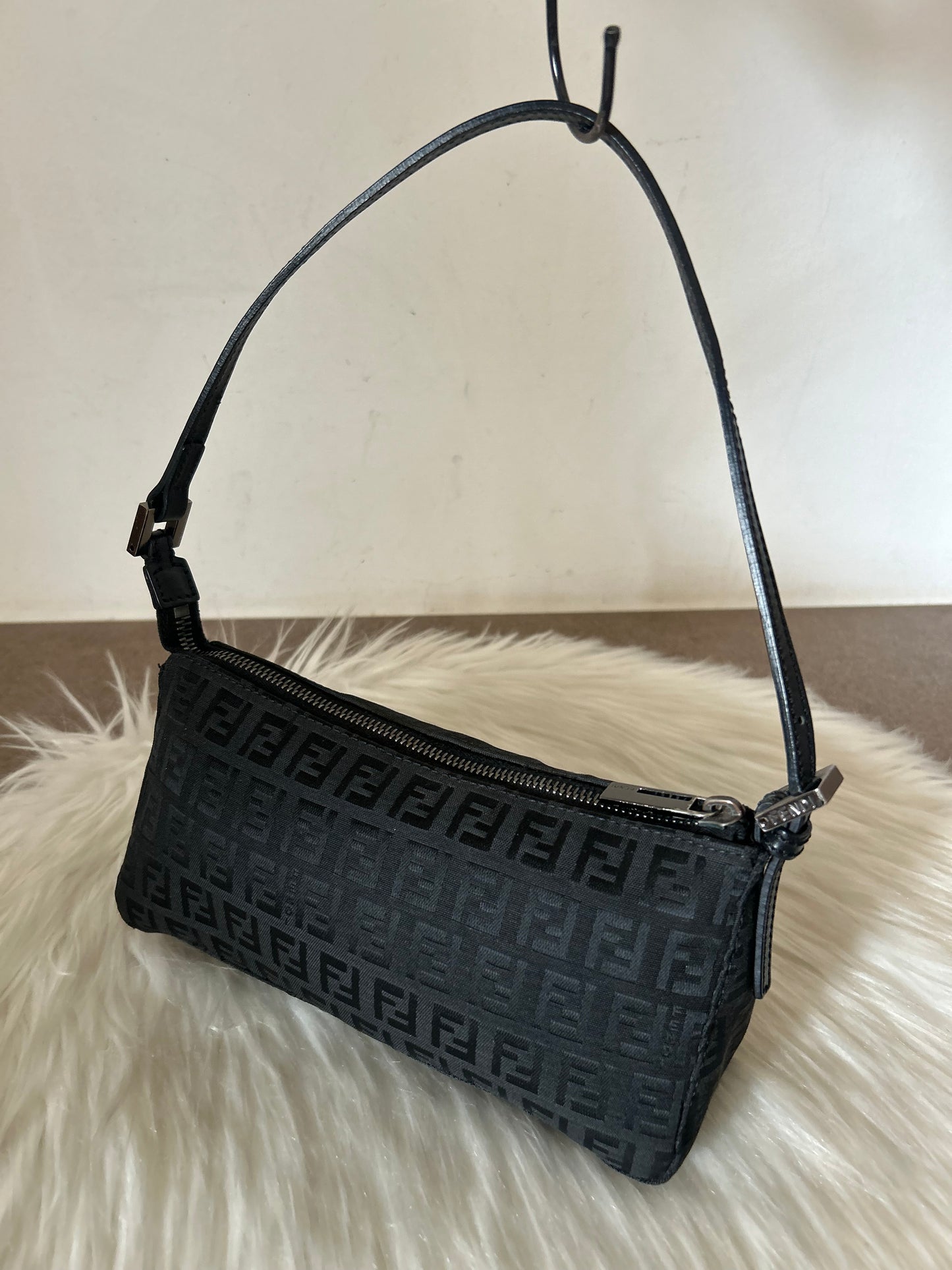 Fendi baguette in monogram zucchino nera vintage